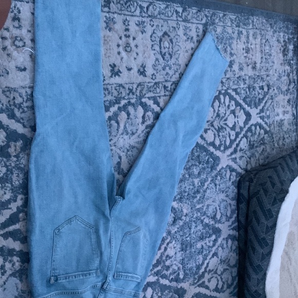 Old navy ankle cut; boyfriend mid rise jeans - Picture 2 of 2